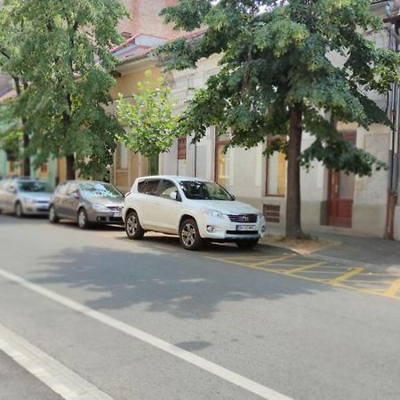 Hysteria Central Flat Oradea Exterior photo